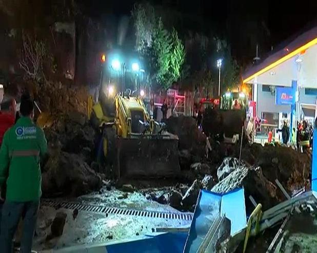 Samsunda heyelan; 4 kişilik aile kaya parçalarının altında kaldı: 3 ölü