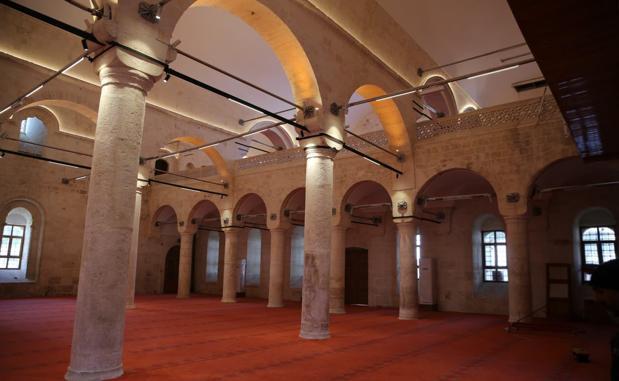 Restore edilen 3 tarihi cami, bayramda ibadete açılacak