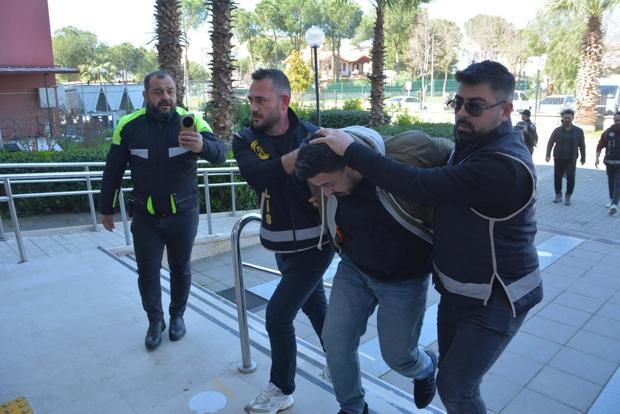 Kız arkadaşını 7 bıçak darbesiyle öldürdü