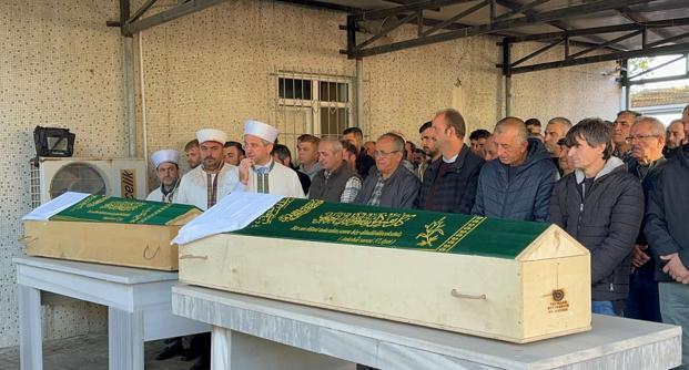 Tekirdağ’da iş makinesine çarpan otomobilde 5 kişinin öldüğü kaza kamerada