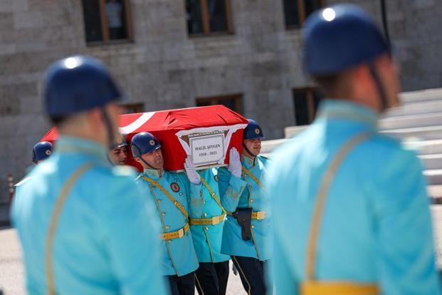 Eski Sağlık Bakanı Şıvgın için TBMMde tören