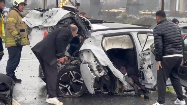 Sultangazide aynı yerde iki ayrı trafik kazası: 9 yaralı