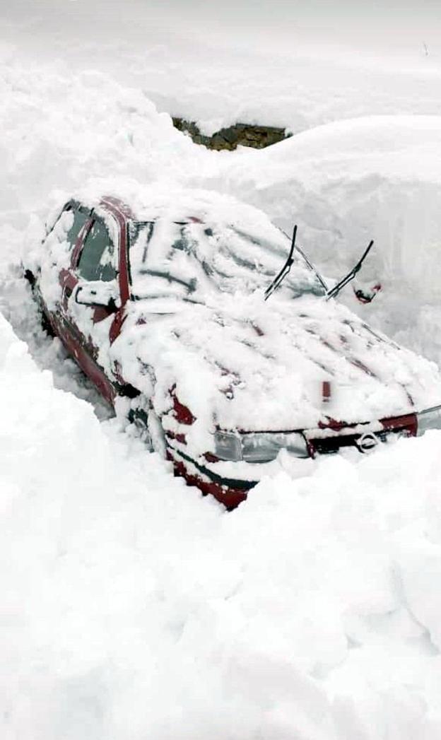 Kastamonuda araçlar, karda kayboldu