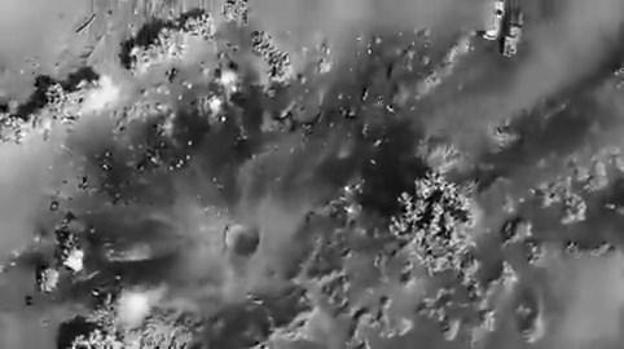 Trump, Yemendeki Husilere yönelik saldırının görüntüsünü paylaştı