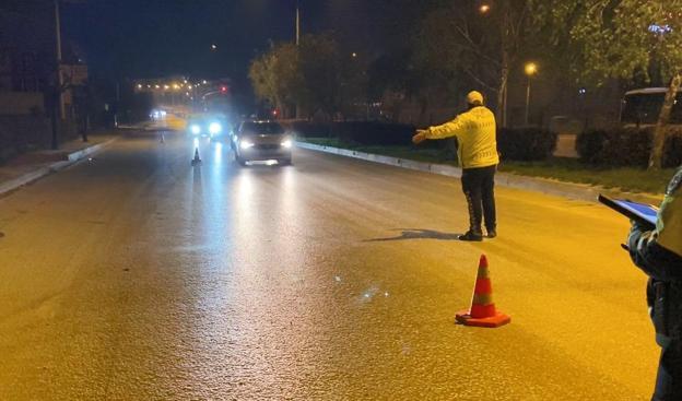 Ehliyetsiz yakalanınca hastaneye gittiğini öne sürdü; 18 bin 678 TL ceza kesildi