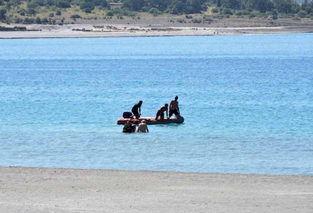 Salda Gölünde boğulma tehlikesi geçiren Sultan, yoğun bakımda tedaviye alındı