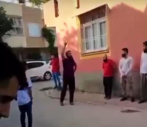 Çarşaflılar çocuk kaçırdı paylaşımı yapan kadına özür dilettiler