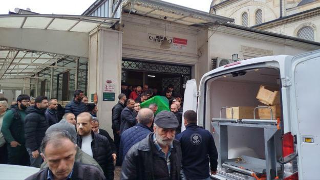 Evde temizlik yaparken fenalaşan 3 çocuk annesi öldü