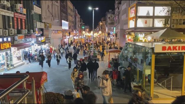 İstanbulda yeni yıla saatler kala yoğunluk