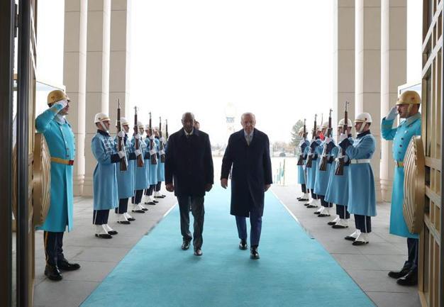 Cumhurbaşkanı Erdoğan, Sudan Egemenlik Konseyi Başkanı el-Burhanı resmi törenle karşıladı