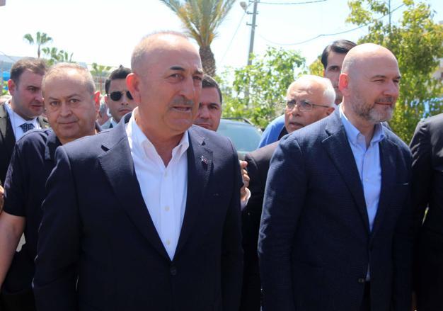 Mevlüt Çavuşoğlunun babası toprağa verildi