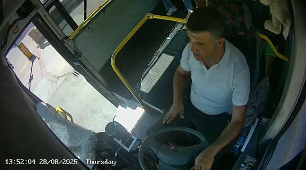 Otobüs şoförü, rahatsızlanan yolcuyu hastaneye yetiştirdi