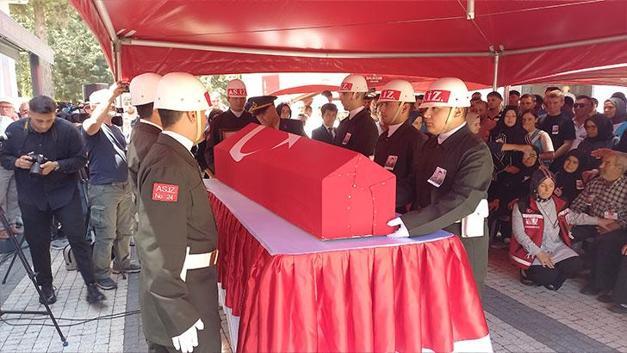 Pençe-Kilit Harekatı şehitleri toprağa verildi