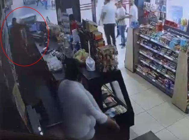 Eski eşi ile yanındaki kişiyi bıçakla yaralayan şüpheli tutuklandı