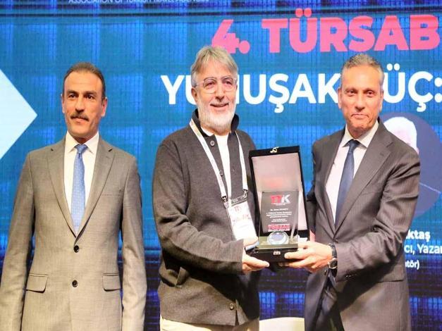 Erkan Mumcu: Türkiye, etkin tarafsızlık politikasıyla saygınlık kazandı