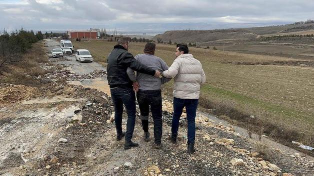 Eğlence mekanındaki silahlı kavgada yaralandı; gizlice polisi izlerken yakalandı