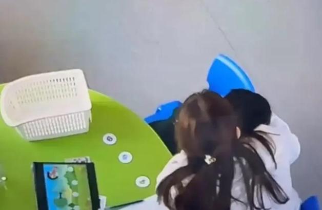 Otizmli çocuğa şiddet uygulayan eğitmen hakkında yeni suç duyurusu