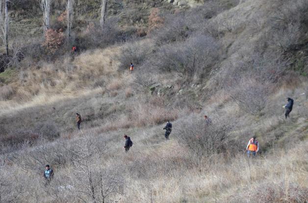 Manisada kayıp olarak aranan kadın, dere yatağında ölü bulundu