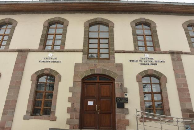 Erzurum Kongresinin yapıldığı tarihi bina ziyarete kapatıldı