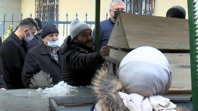 Sultanbeylide annesini boynunu keserek öldürdü