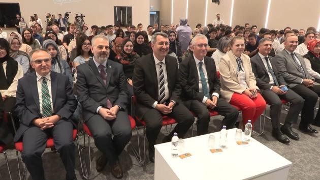 İbn Haldun Üniversitesi, YÖKAK’tan 5 Yıllık Tam Kurumsal Akreditasyon Belgesi aldı