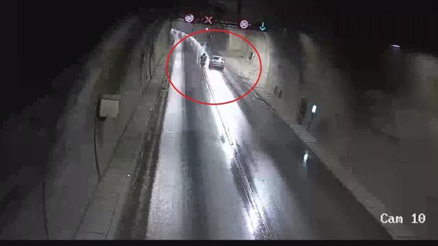 Tünelde motosiklet kazası kamerada