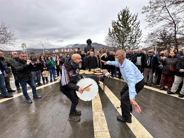 Tuncelide, avukatlardan Huzur, hukuk ve adalet istekli geleneksel yeni yıl kutlaması