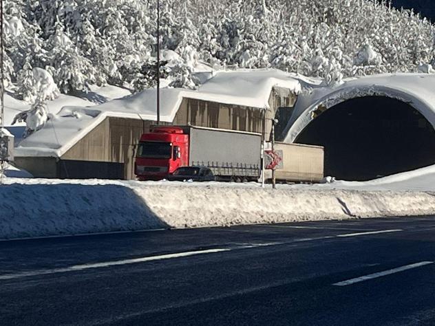 Bolu Dağında kar kesildi, ulaşım normale döndü