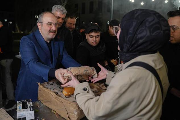 MİT Başkanı Kalından sahur sürprizi