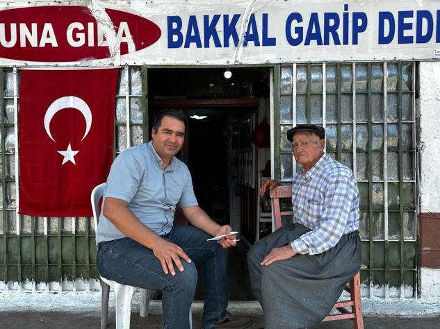 90 yaşındaki Garip Dede, yarım asırdır bakkal işletiyor