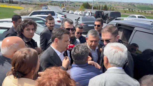 Özgür Özel Silivride İmamoğlunu ziyaret etti