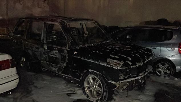 Sarıyer’de otoparktaki 5 otomobil yandı