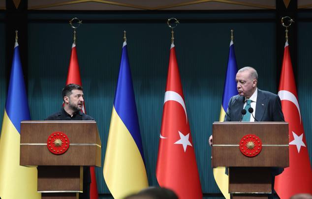 Cumhurbaşkanı Erdoğan, Zelenskiyi resmi törenle karşıladı