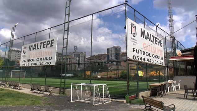 Maltepede halı saha maçı sırasında fenalaştı, hastanede hayatını kaybetti