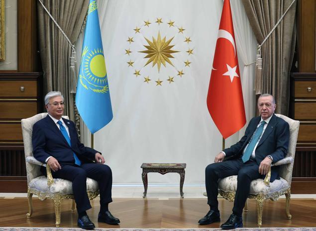 Cumhurbaşkanı Erdoğan, Kazakistan Cumhurbaşkanı Tokayevi resmi törenle karşıladı