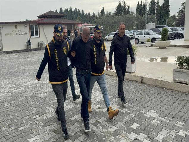 Eşini sokak ortasında öldüren sanık: Silahla ateş etmeyi bilmeyen biriyim