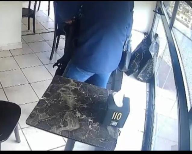 Fatihte 3 kişinin çantasını çaldığı belirlenen Şilili şüpheli yakalandı