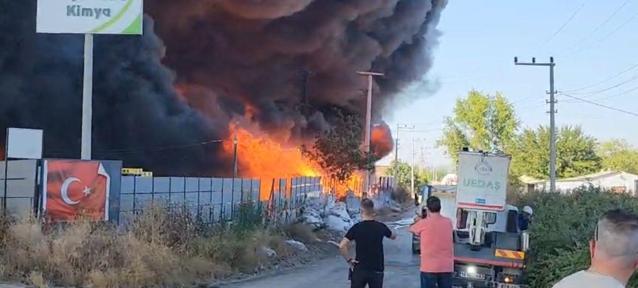Bursada plastik fabrikasında çıkan yangın söndürüldü