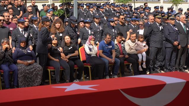 TIRın çarpması ile şehit olan polis memuru, memleketine uğurlandı