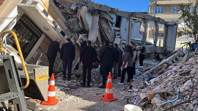 Gebzede çöken binanın enkazı savcıların incelemesi sonrası kaldırılacak