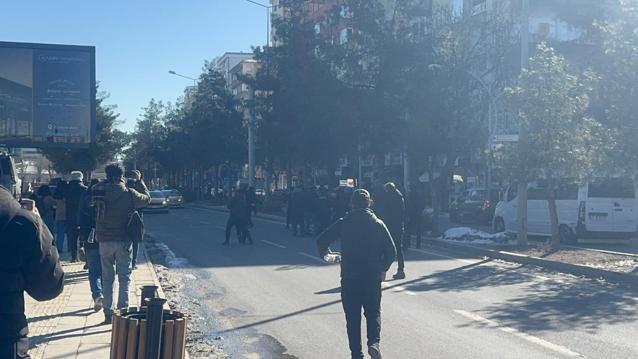 Diyarbakırda adliye önündeki kavga kamerada