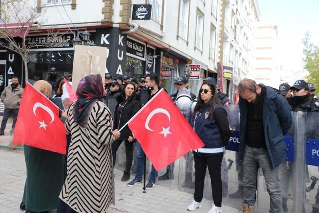 Evlat eylemine katılan anne: Çocuklarımızı söke söke PKK’dan alacağız