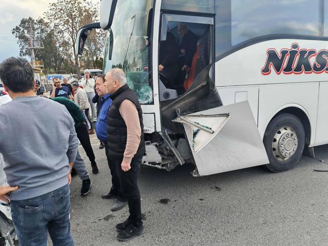 Yolcu otobüsü, otomobile çarptı; 1'i çocuk 3 yaralı - Gündem Haberleri