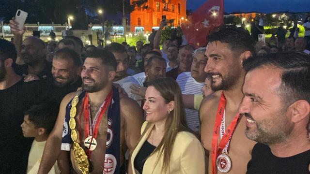 Kırkpınar başpehlivanı Erkan Taş, hamam geleneğini sürdürdü