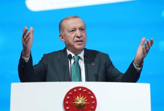Cumhurbaşkanı Erdoğan: Barışa giden yolu da hedef alan İsrail saldırıları, kalıcı çözümün önüne asla geçemeyecektir
