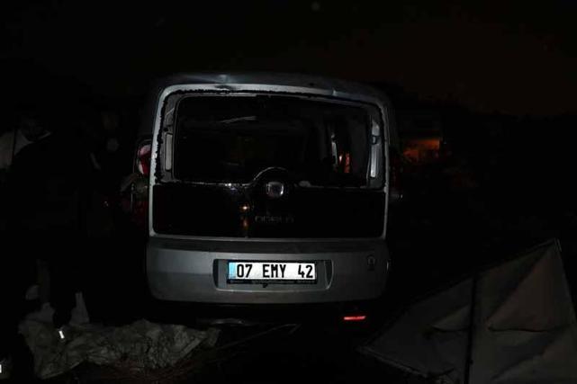 Antalyada hortum konteynerleri parçaladı, kule vinci devirdi; 4 ölü, 1 yaralı