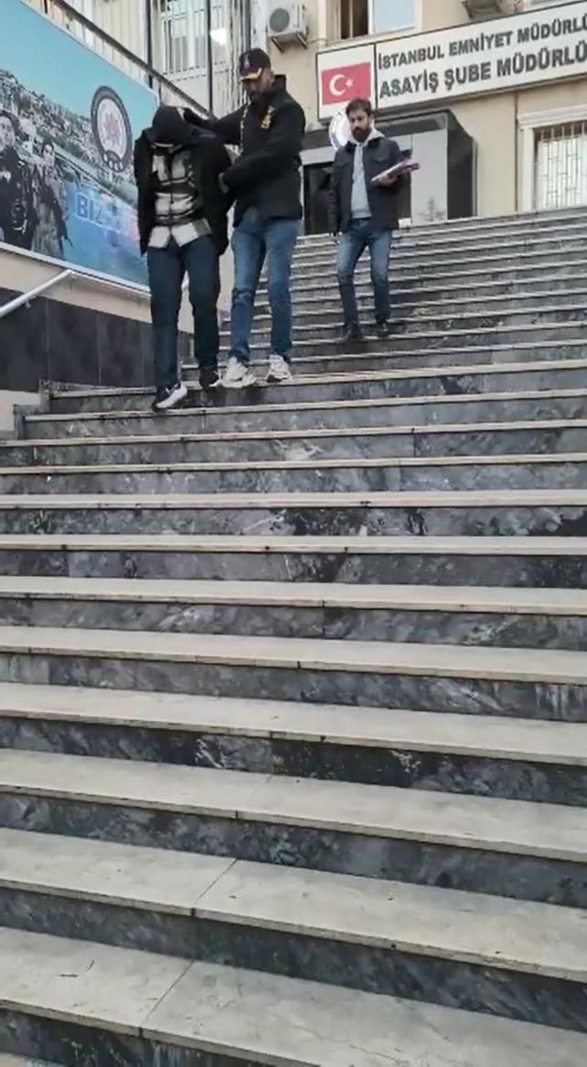 Şişlide İspanyol turist kadına kapkaç kamerada