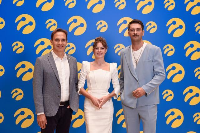 Melis Sezen ve Onur Tunanın reklam filmi için makyajları 23 saat sürdü
