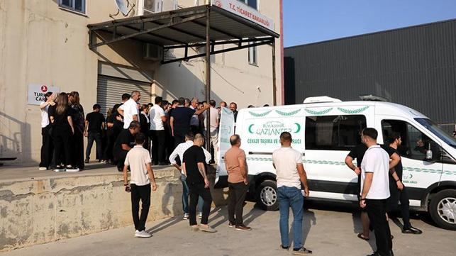Kıbrısta alabora olan gemide yaşamını yitiren Balyemezin cenazesi uçakla Gaziantepe getirildi