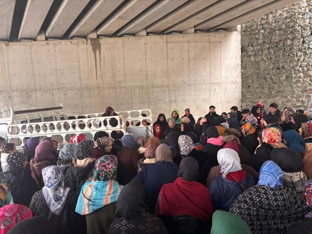 Ehliyetsiz sürücünün kullandığı otomobilin motosiklete çarptığı kaza kamerada; 1 ölü